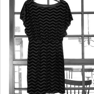 White House/ Black Market size 2 dresss